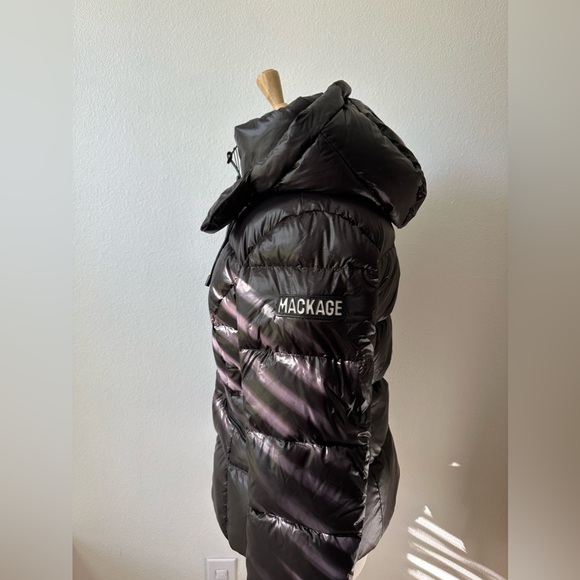 Mackage Madalyn Lustrous Down V Jacket Black - Picture 8 of 14